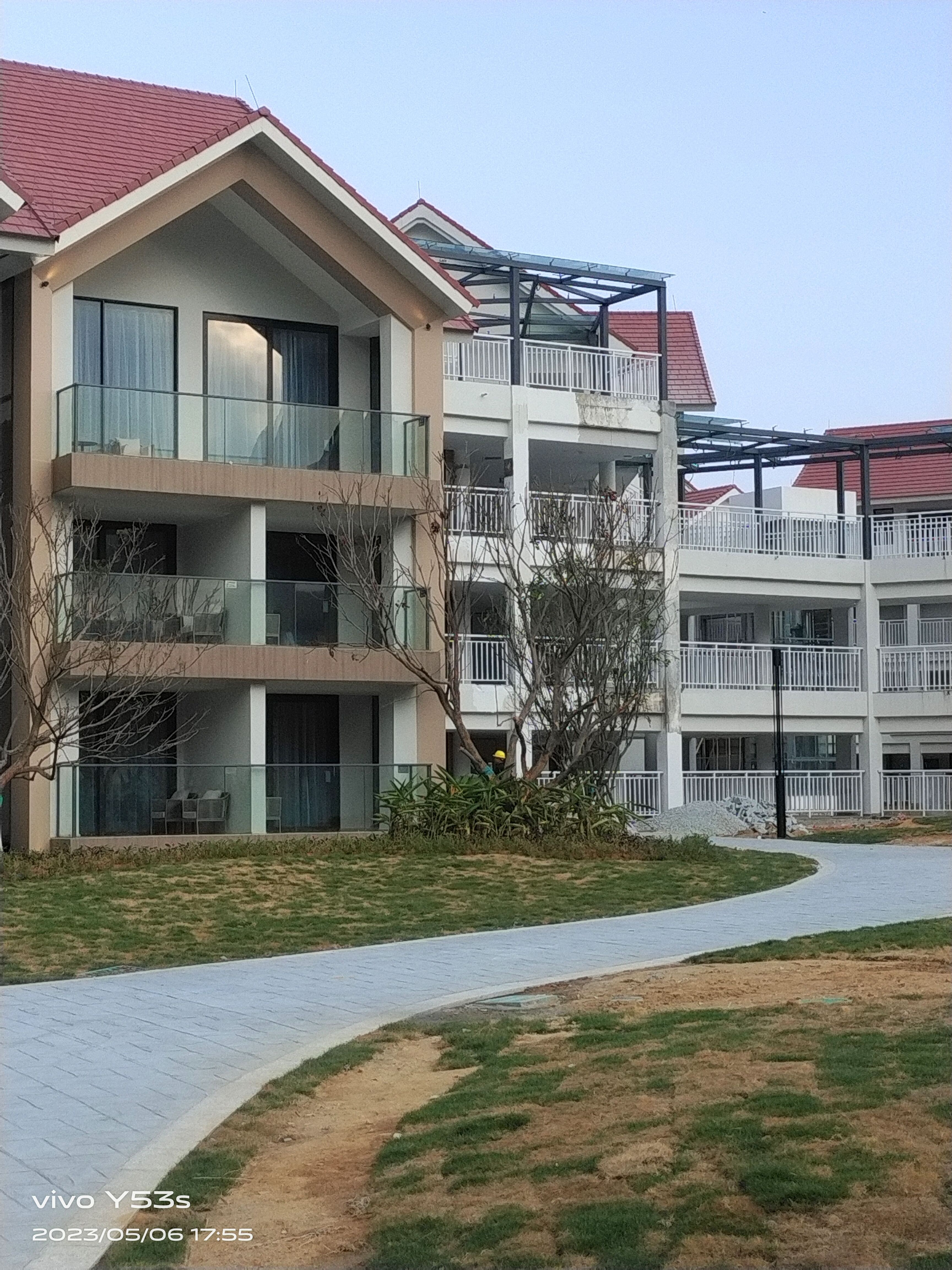 Resort building with glass balcony systems