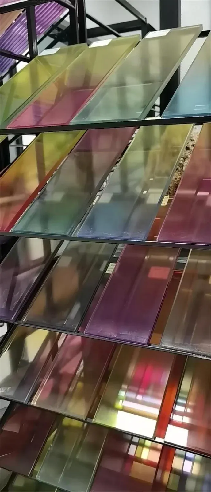 Iridescent Glass collection reference DG-14-04