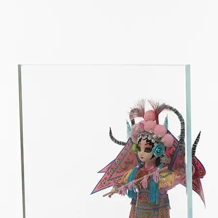 Ultra-Clear Glass product sample — third-party visual reference